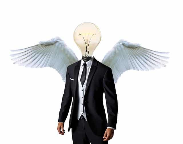 Business angel valorando la inversión en una startup
