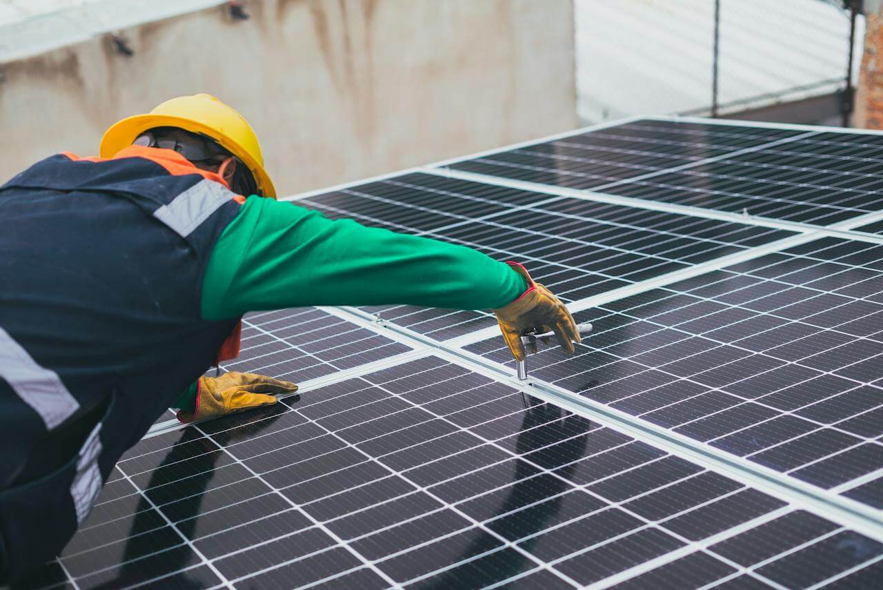 Cómo montar una empresa de energía solar paso a paso