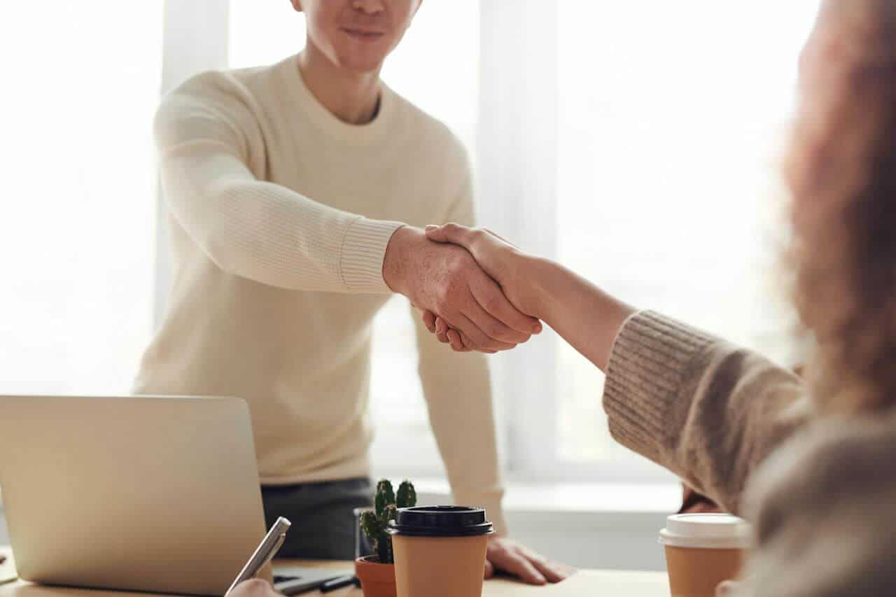 ¿Cuántos empleados puede contratar un autónomo?
