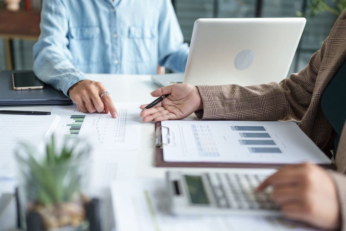 Ejemplos de uso del descuento comercial en la empresa