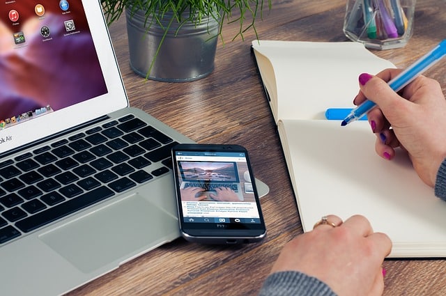 Documentación de constitución de una empresa con su razón social